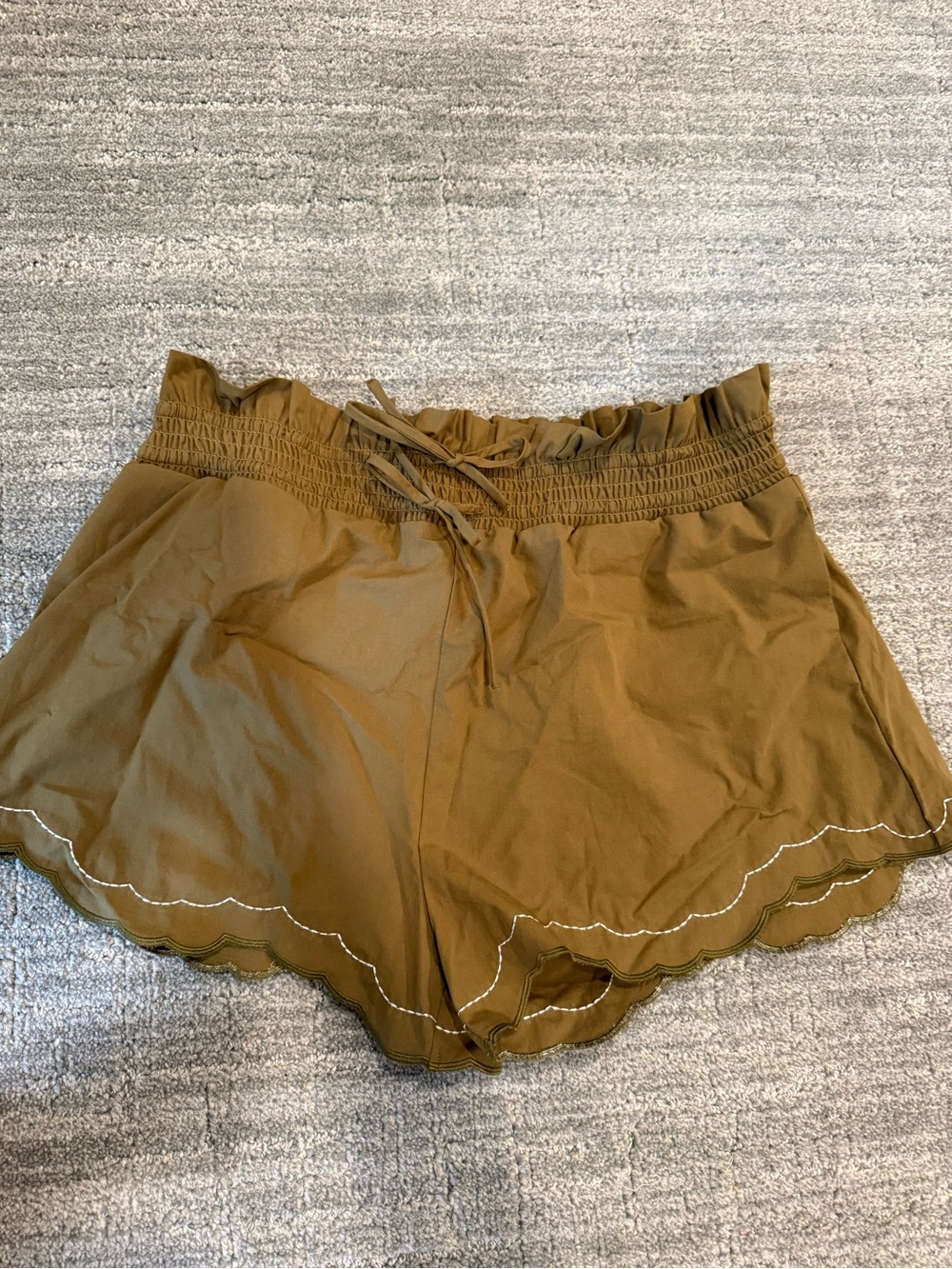 BUCKETLIST Olive Green High-Waist Scallop Hem Shorts